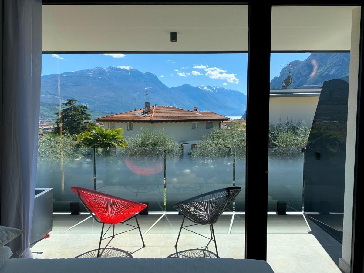 Visioni Lake View Boutique Rooms & Breakfast - Adults Friendly Riva del Garda Esterno foto