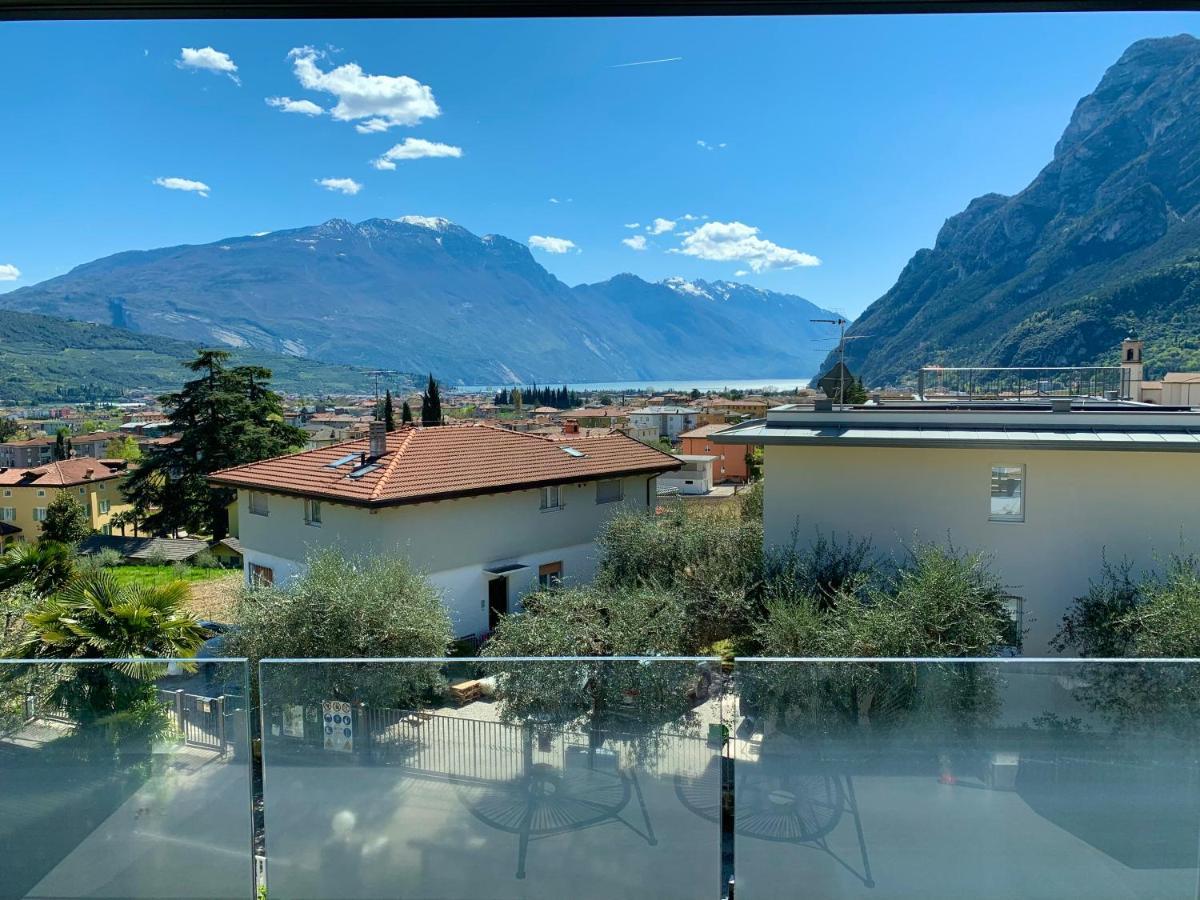 Visioni Lake View Boutique Rooms & Breakfast - Adults Friendly Riva del Garda Esterno foto