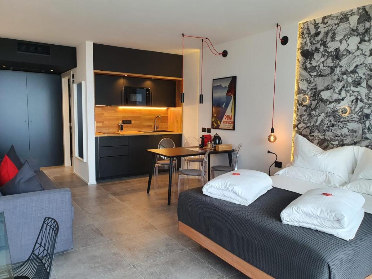 Visioni Lake View Boutique Rooms & Breakfast - Adults Friendly Riva del Garda Esterno foto